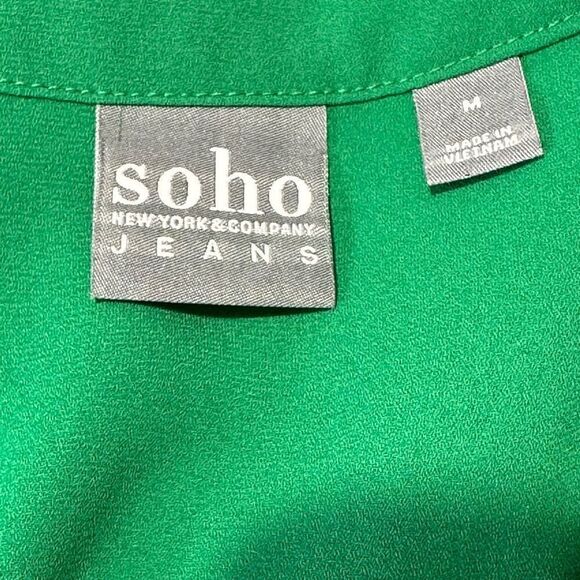 Soho green short sleeve blouse, V-neck color size M  A518 - Picture 5 of 6